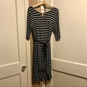 Black and white striped 3/4 sleeve dress